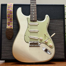 Load image into Gallery viewer, Fender Custom Shop Journeyman Relic ‘60 Stratocaster - Inca Silver