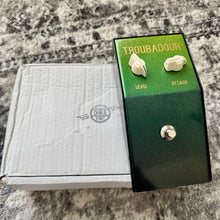 Load image into Gallery viewer, Charlie Pedals Troubadour #000 Green Sparkle