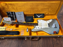 Load image into Gallery viewer, Fender Shop ‘62 Jazzmaster Relic 2012